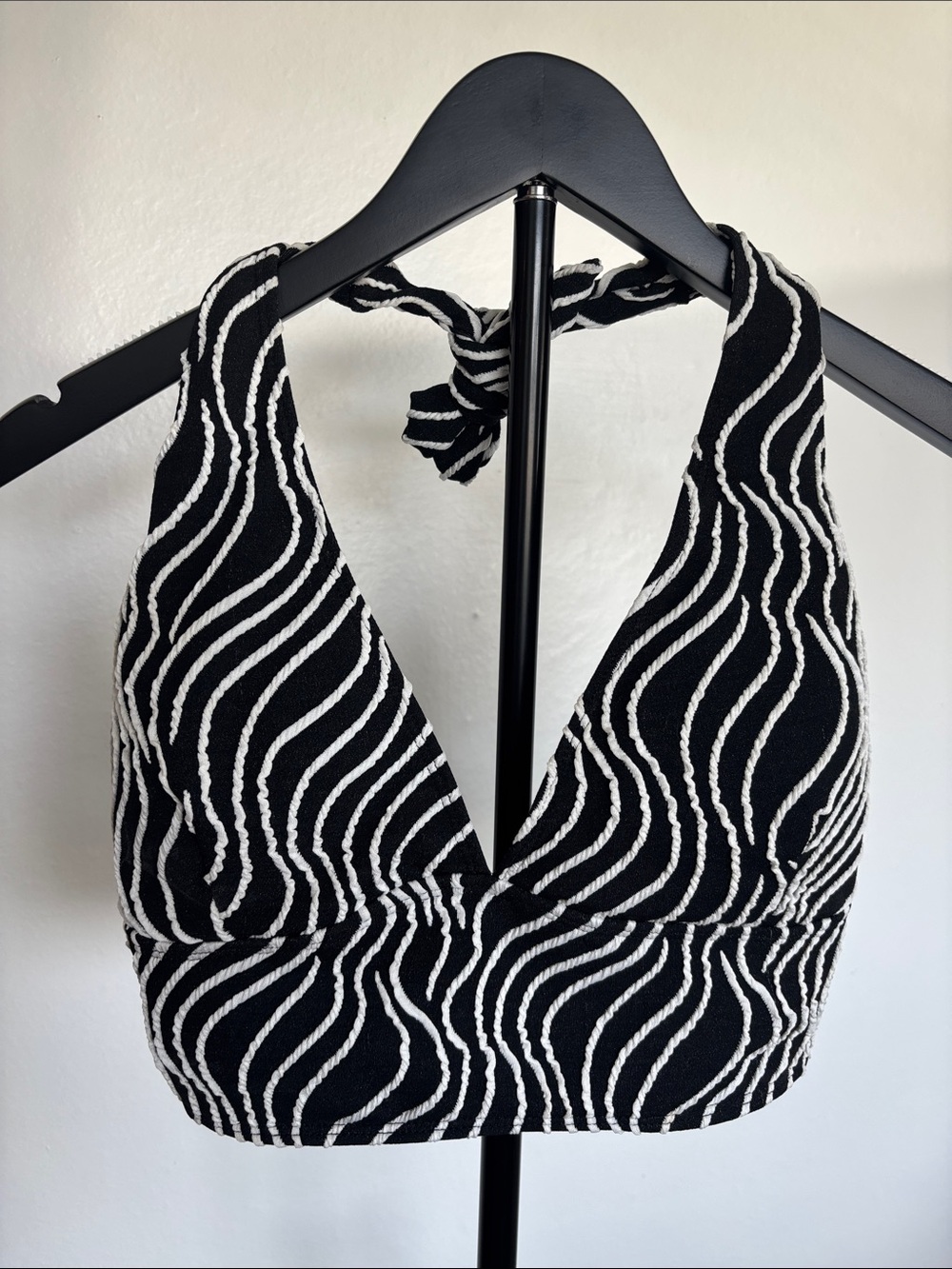Black & White Wavy Halter Bikini Top